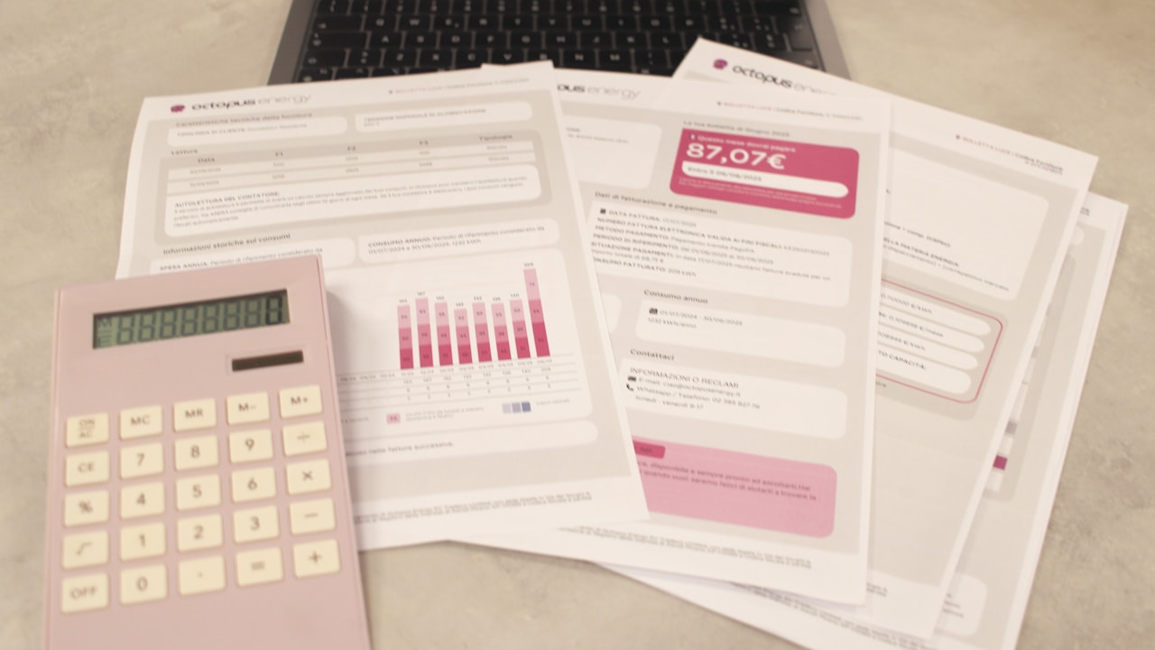 「Excel 売上目標管理表 テンプレート」と検索してダウンロードする画面のイメージ